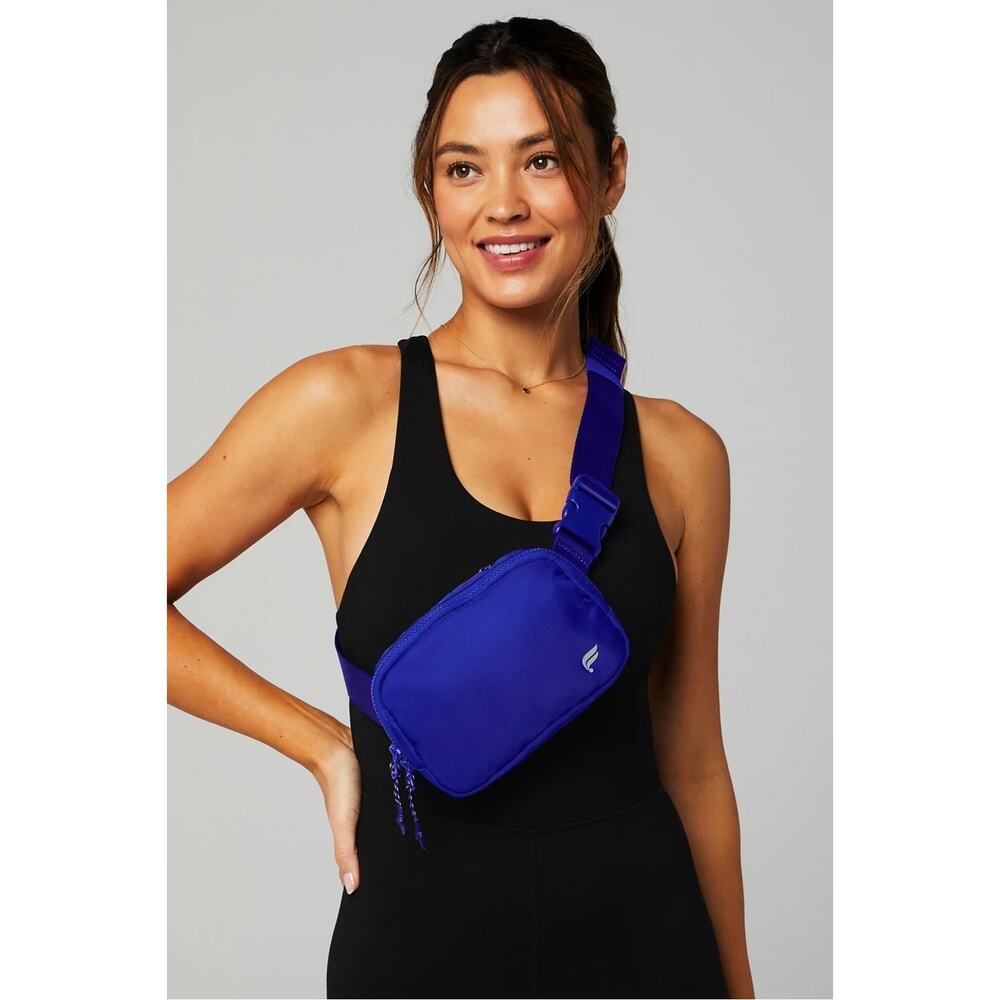 New Fabletics The Belt Bag Admiral Blue O/S